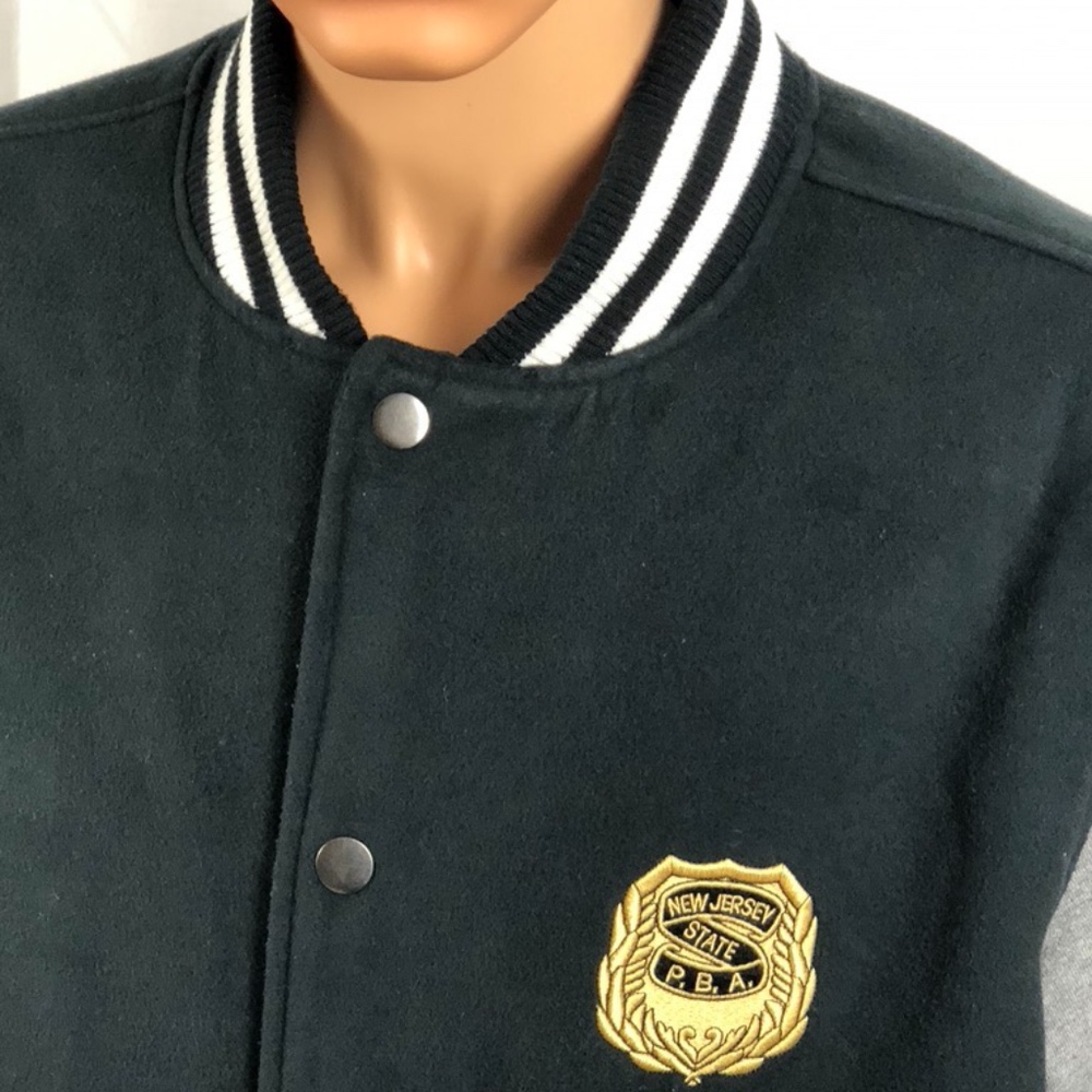 MEN'S INSULATED BUTTON UP JACKET SIZE XL